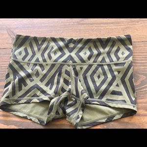 Geometric Lululemon shorts